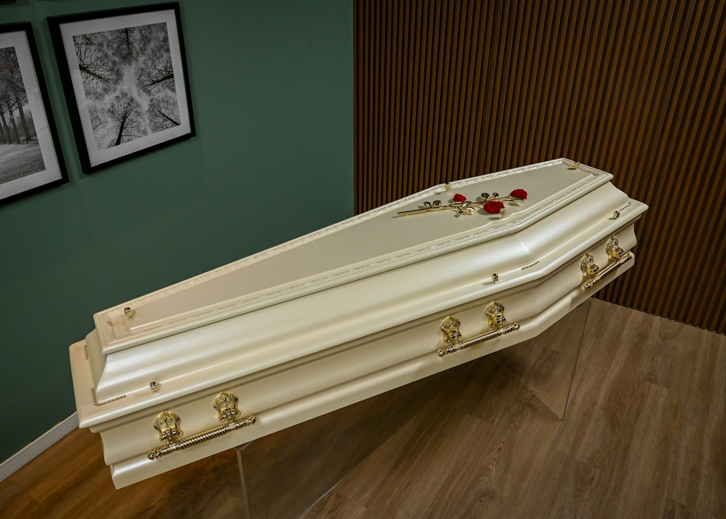 The Art of Crafting Luxurious Caskets